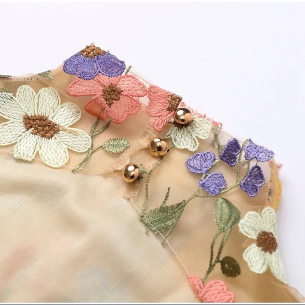 5⭐️CASA B💫| Blooming Elegance: The Enchanté Floral Embroidered Luxe Dress - Picture 14 of 16